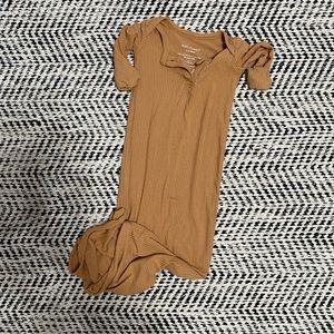 Posh peanut onesie size 0-3 months